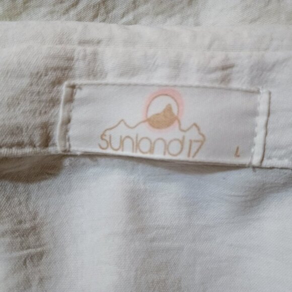 EUC: Sunland17 Sze Large White Oversized Button Down Top - Picture 3 of 4
